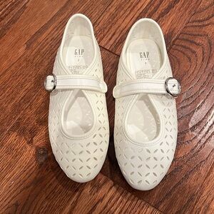 GAP Girls Mary Jane Flats in Antique White